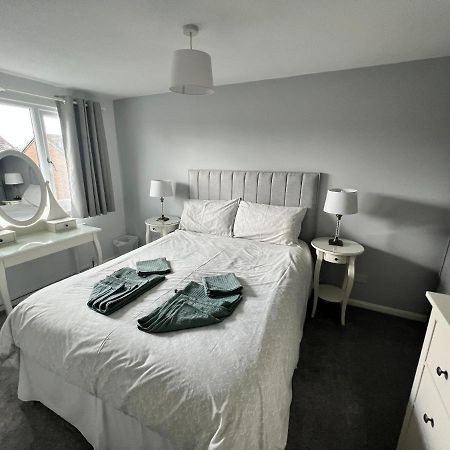 Very Comfy 3 Bed Town House Ashton-under-Lyne Exterior photo