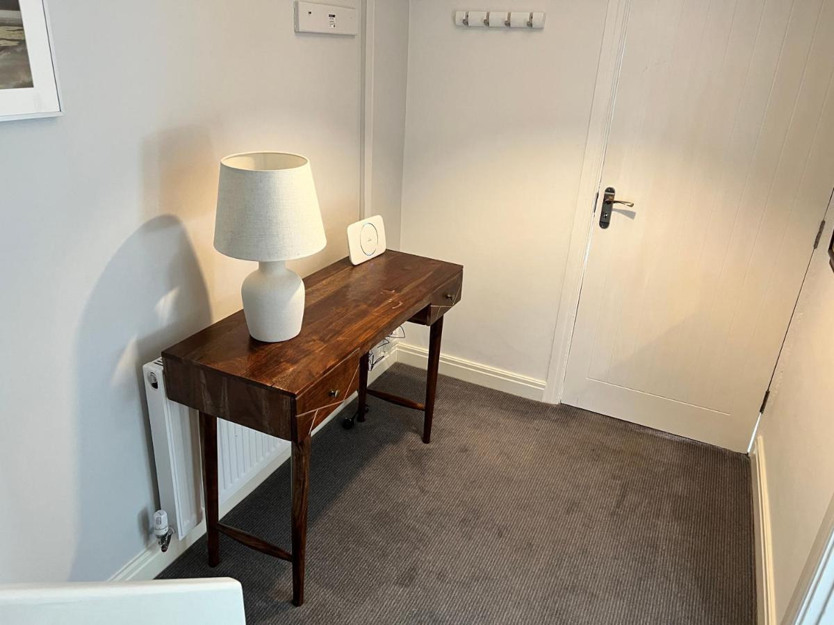 Very Comfy 3 Bed Town House Ashton-under-Lyne Exterior photo