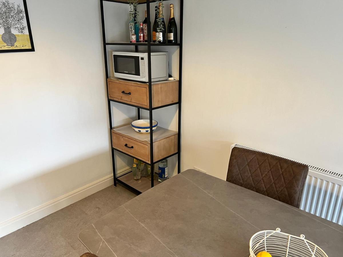Very Comfy 3 Bed Town House Ashton-under-Lyne Exterior photo