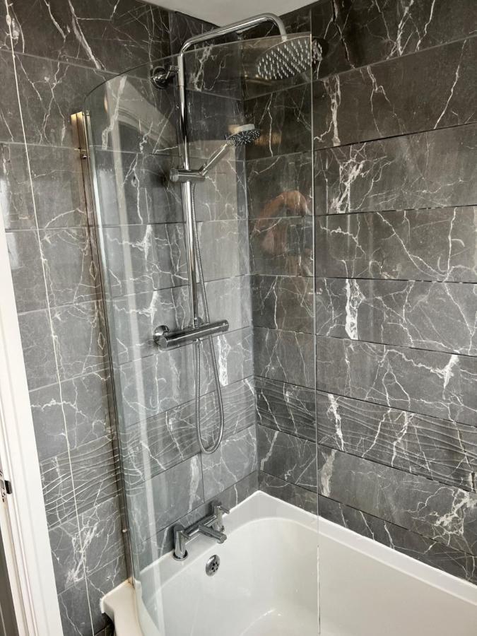 Very Comfy 3 Bed Town House Ashton-under-Lyne Exterior photo